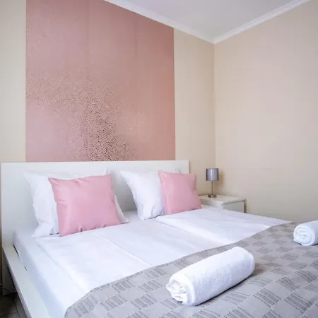 Myflat Wellness Apartment *